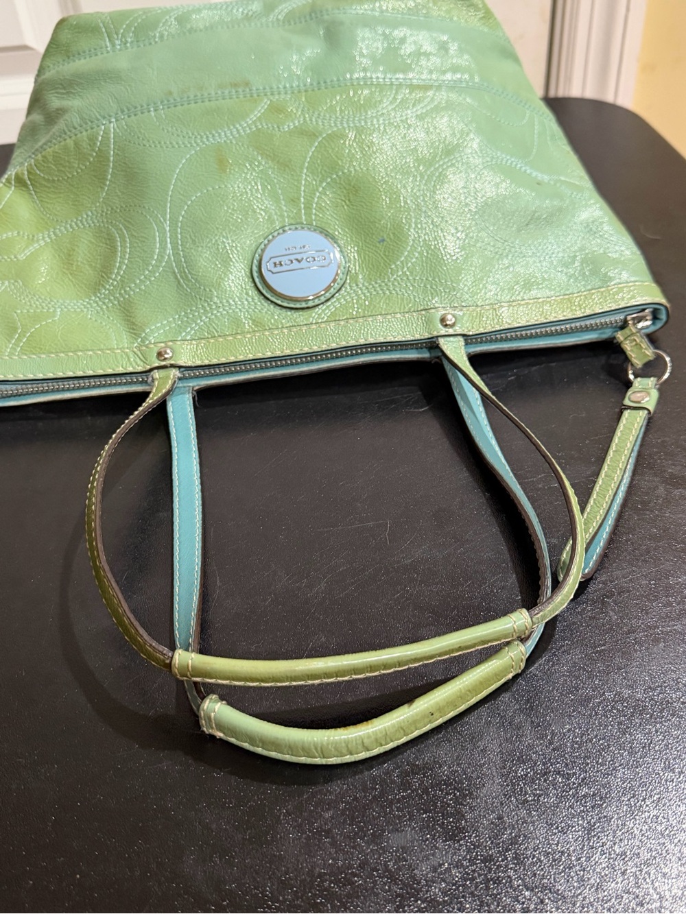 Coach Light Green patent Leather Tote with Logo Medallion F15142 - Picture 10 of 11